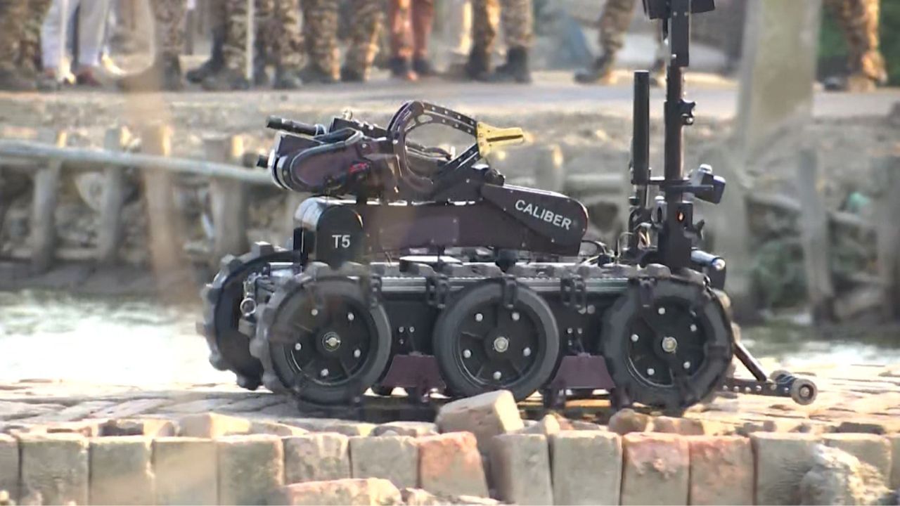 NSG using special Robot to detect bomb in Sandeshkhali, how this robot works