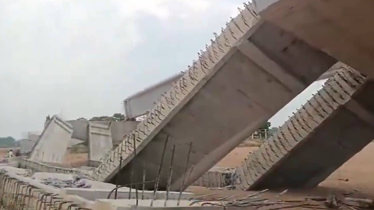 Telengana Bridge: ভয়াবহ ঘটনা! জোর হাওয়ার ধাক্কা, আর তাতেই ভেঙে পড়ল আস্ত সেতু