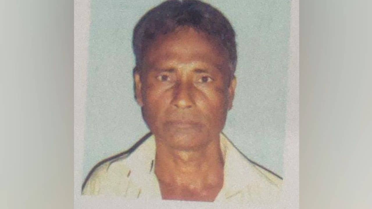 Malda farmer death: ওই জয়দেবের তন্ত্র-মন্ত্রেই তো অসুস্থ হয় সবাই! সালিশিসভার নিদানেই খাওয়ানো হল মল-মূত্র, তারপরই উদ্ধার ঝুলন্ত দেহ
