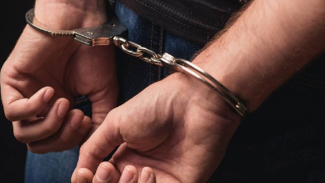 Bidhannagar Police: অফিস খুলে জাল হচ্ছিল ডিএলএডের নথি! বড়সড় পর্দাফাঁস করল পুলিশ