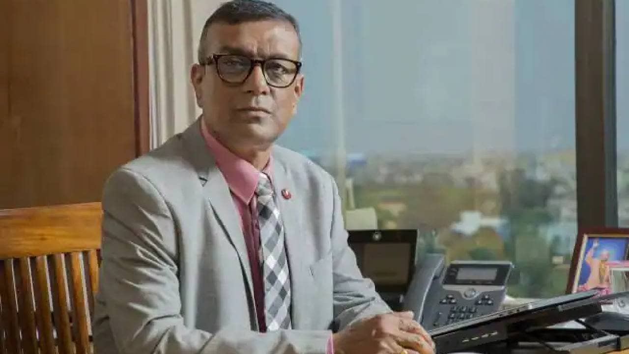 Bandhan Bank: স্বেচ্ছাবসর নেওয়ার কথা জানালেন বন্ধন ব্যাঙ্কের এমডি-সিইও