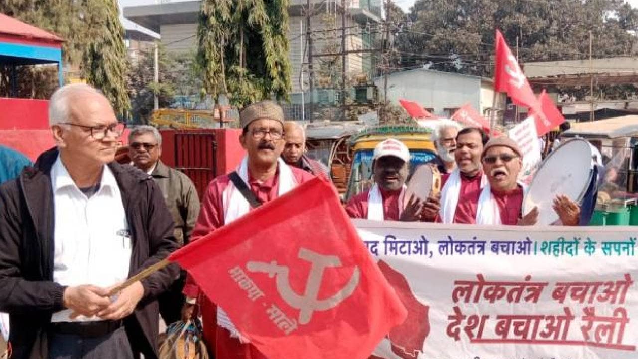 CPIML L: পাটলিপুত্রের ভোটে লিবারেশনই কি নির্ণায়ক? মহাগঠবন্ধনেই খেলা ঘোরাতে চায় লালুর আরজেডি