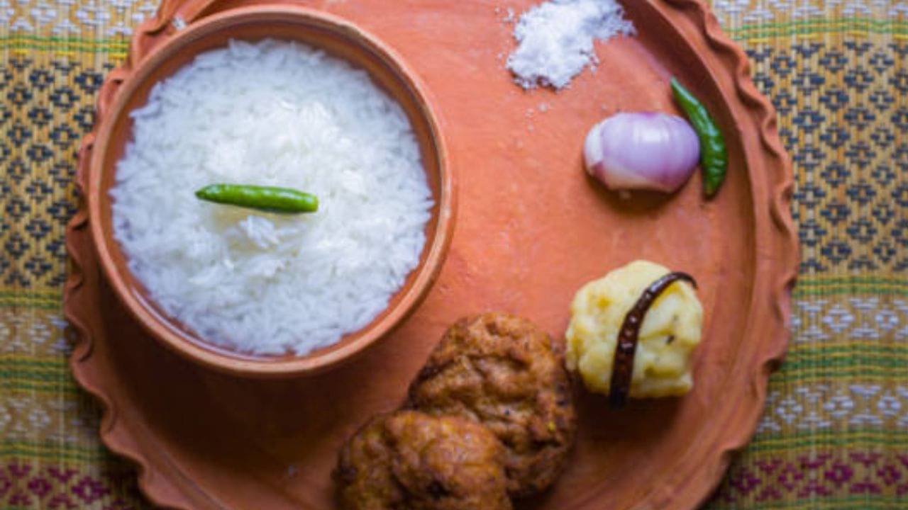 Panta Bhat: যে ৫ কারণে গরমকালে একবেলা হলেও পান্তা ভাত খাবেন