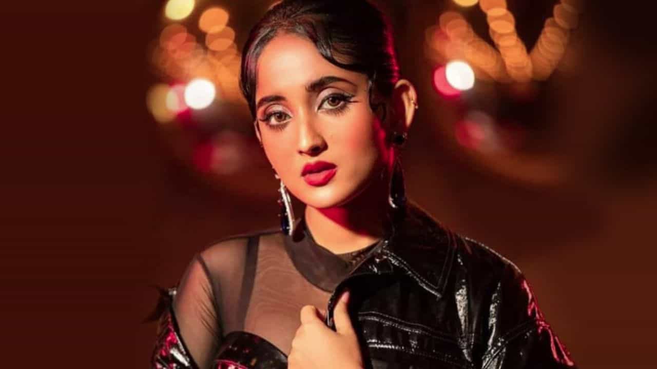'... আমার দ্বারা হল না', আদৃতের বিয়ের মাঝেই অনুভূতি উজাড় সৌমিতৃষার '... আমার দ্বারা হল না', আদৃতের বিয়ের মাঝেই অনুভূতি উজাড় সৌমিতৃষার