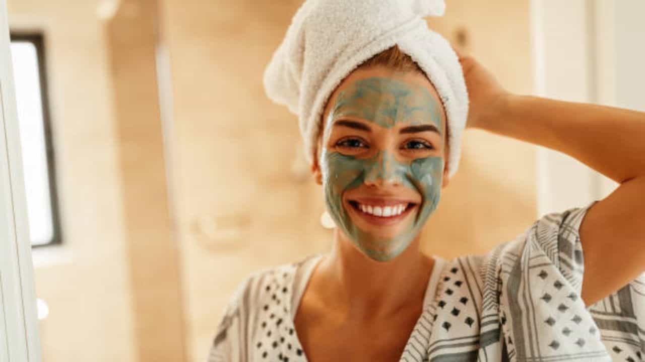 Summer Face Packs: গরমকালের এই ৩ খাবার দিয়েই ত্বকে আনুন কুলিং এফেক্ট, মিলবে ট্যান থেকেও মুক্তি Summer Face Packs: গরমকালের এই ৩ খাবার দিয়েই ত্বকে আনুন কুলিং এফেক্ট, মিলবে ট্যান থেকেও মুক্তি