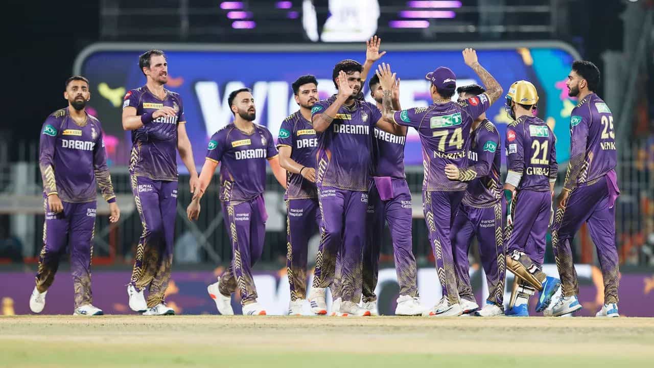 KKR vs SRH, IPL 2024 Final: নাইটদের ট্রফি জয় এক কদম দূর, ধোনির ডেরায় কামিন্সদের মাটিতে নামালেন স্টার্করা KKR vs SRH, IPL 2024 Final: নাইটদের ট্রফি জয় এক কদম দূর, ধোনির ডেরায় কামিন্সদের মাটিতে নামালেন স্টার্করা