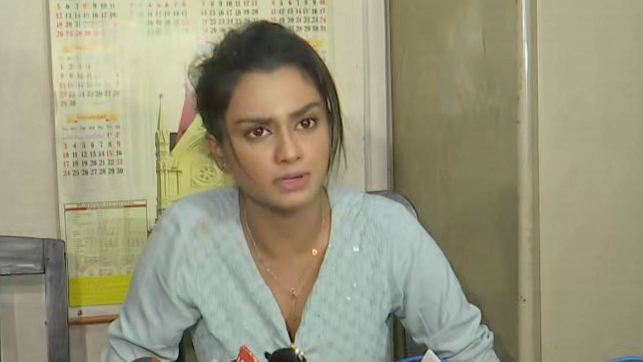 Saathi Serial Actress Anumita Dutta: দুর্জয়ের দাদাগিরি? রাস্তায় টলিউডের বিখ্যাত অভিনেত্রীকে মারধর, মা-কে অকথ্য গালিগালাজের অভিযোগ