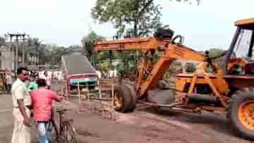 Asansol: সামান্য বৃষ্টিতেই ভেসে গেল ব্রিজ, অল্পের জন্য বড় দুর্ঘটনার হাত থেকে বাঁচল বরযাত্রীর বাস