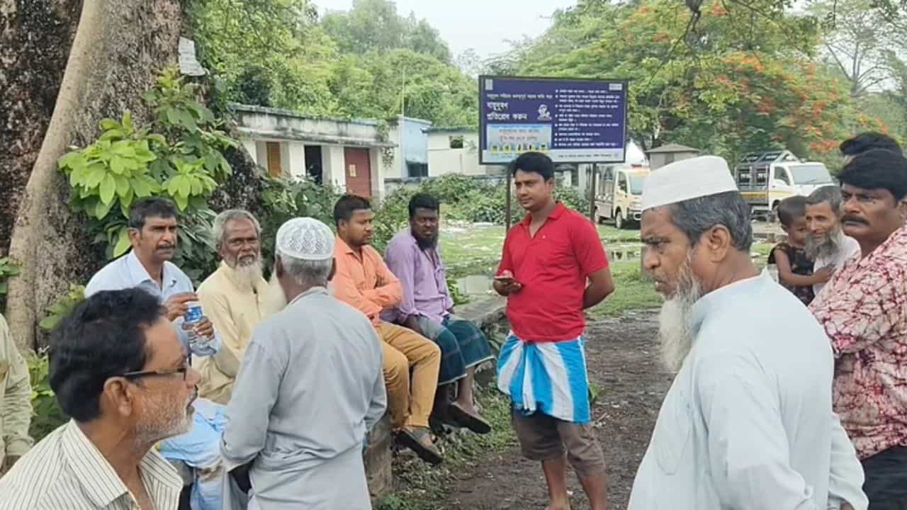 Balurghat: স্বামীর অকারণ সন্দেহ, মাশুল দিতে হল স্ত্রীকে! Balurghat: স্বামীর অকারণ সন্দেহ, মাশুল দিতে হল স্ত্রীকে!