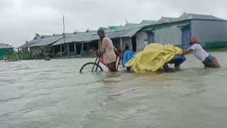 Cyclone Remal in Bangladesh: ভাঙল বাঁধ, ১১ ঘণ্টা ধরে অন্ধকারে যশোর, বাংলাদেশে রেমলের তাণ্ডবে মৃত ৩