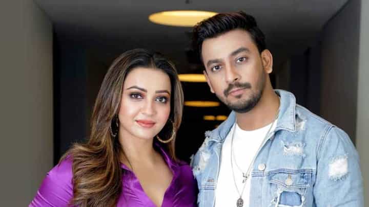 Bonny and Koushani’s Chemistry: ২০২৪ নয়, ২০২৫ সালে বিয়ের পিঁড়িতে বসতে চলেছেন বনি সেনগুপ্ত ও কৌশানি মুখোপাধ্যায়... Bonny and Koushani’s Chemistry: ২০২৪ নয়, ২০২৫ সালে বিয়ের পিঁড়িতে বসতে চলেছেন বনি সেনগুপ্ত ও কৌশানি মুখোপাধ্যায়...