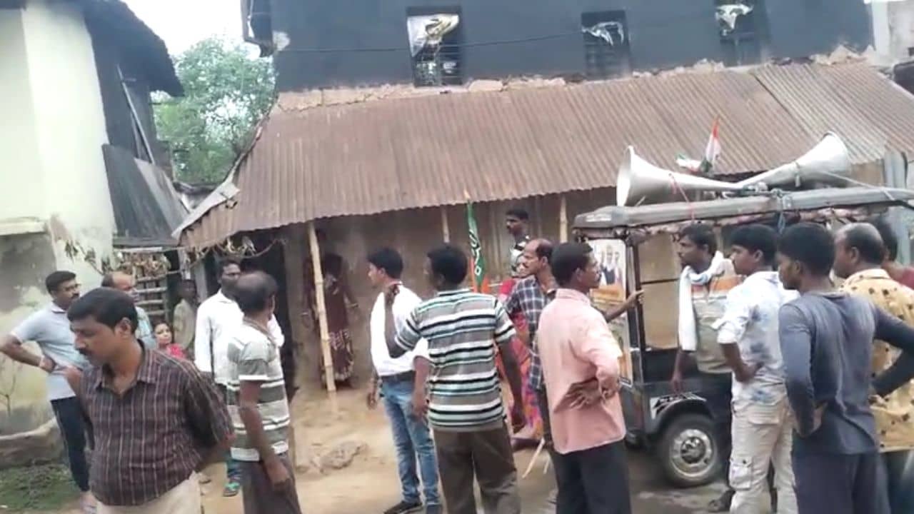 Chandrakona: প্রচারে বাধা দিচ্ছেন তৃণমূল কাউন্সিলরের স্বামী, দাদাগিরির ভিডিয়ো প্রকাশ্যে আনল বিজেপি