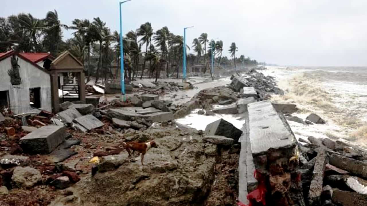 Cyclone in Bengal: কতটা শক্তিশালী ঘূর্ণিঝড় রেমাল? সবথেকে বেশি ক্ষতি হতে পারে কোন কোন জেলায়? Cyclone in Bengal: কতটা শক্তিশালী ঘূর্ণিঝড় রেমাল? সবথেকে বেশি ক্ষতি হতে পারে কোন কোন জেলায়?