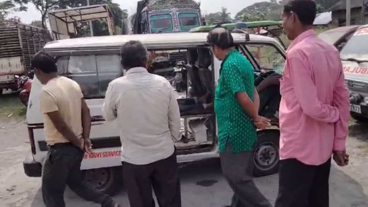 Deadbody Recover: চারিদিকে ছড়িয়ে রক্ত, ফুচকার দোকানের পাশেই ঘটল চরম ঘটনা Deadbody Recover: চারিদিকে ছড়িয়ে রক্ত, ফুচকার দোকানের পাশেই ঘটল চরম ঘটনা