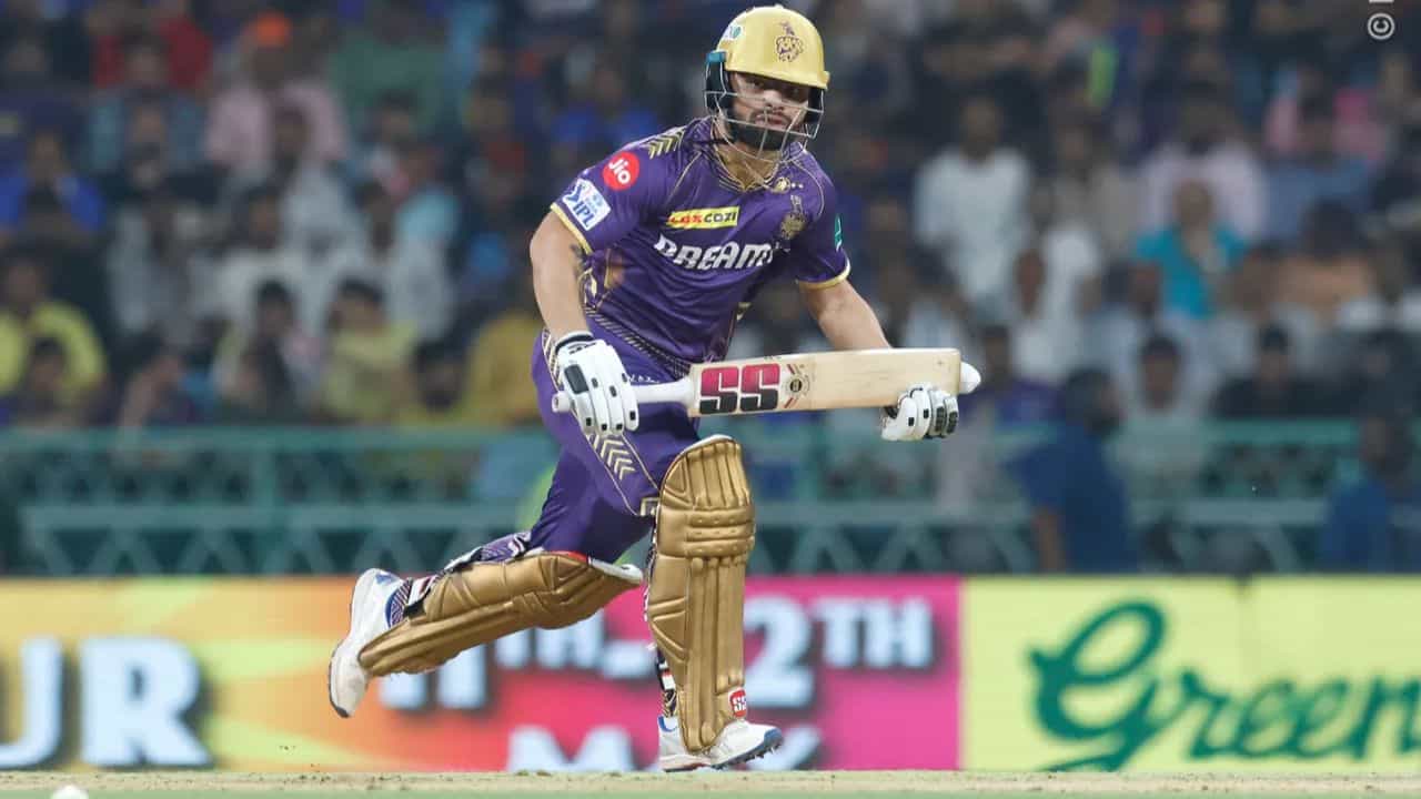 LSG vs KKR: হতাশ করলেন রিঙ্কুও, লখনউকে ২৩৬ রানের টার্গেট দিল KKR LSG vs KKR: হতাশ করলেন রিঙ্কুও, লখনউকে ২৩৬ রানের টার্গেট দিল KKR