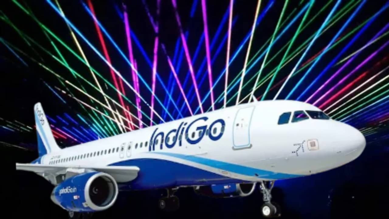 Kolkata Airport: লেজার লাইটেই যেন ‘মৃত্যুফাঁদ’, কিছুতেই মিলছে না মুক্তি! বড় বিপদের হাত থেকে বাঁচল কলকাতায় আসা বিমান