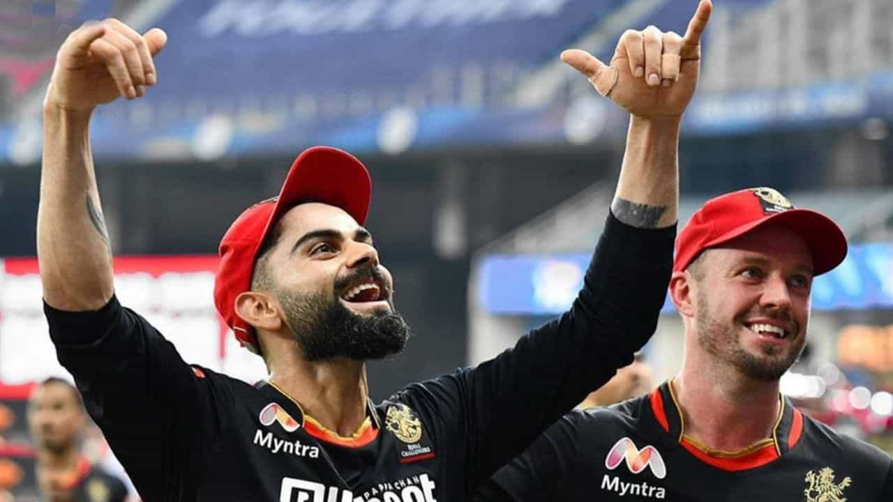 RCB: কোহলি-ডু'প্লেসিদের উদ্ধার করতে আরসিবিতে হাজির ABD! RCB: কোহলি-ডু'প্লেসিদের উদ্ধার করতে আরসিবিতে হাজির ABD!