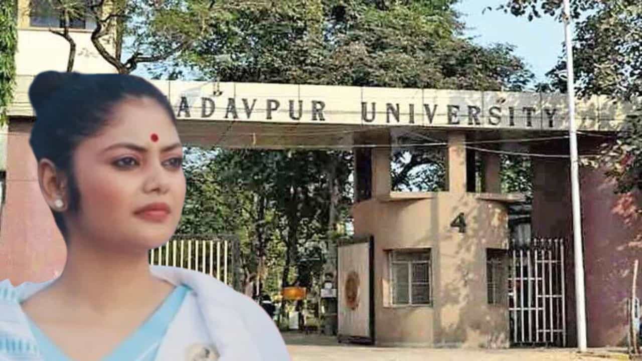 Jadavpur University: নিয়ম করে ছেঁড়া হচ্ছে সায়নীর পোস্টার, যাদবপুর বিশ্ববিদ্যালয়ের পড়ুয়াদের বিরুদ্ধে অভিযোগ করল TMC Jadavpur University: নিয়ম করে ছেঁড়া হচ্ছে সায়নীর পোস্টার, যাদবপুর বিশ্ববিদ্যালয়ের পড়ুয়াদের বিরুদ্ধে অভিযোগ করল TMC