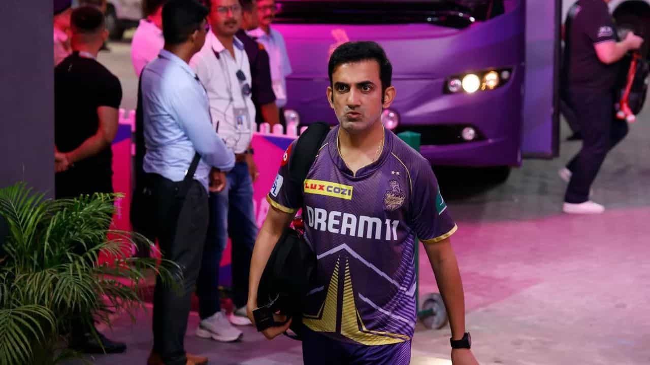 Gautam Gambhir: হঠাৎই মোড় বদল, বিরাটদের কোচ হিসেবে বোর্ডের নজর গম্ভীরে Gautam Gambhir: হঠাৎই মোড় বদল, বিরাটদের কোচ হিসেবে বোর্ডের নজর গম্ভীরে