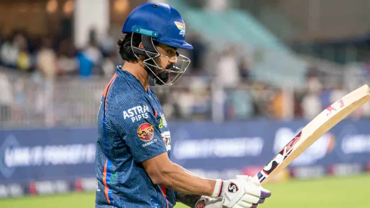 KL Rahul: আমরা মিডল অর্ডারে একজনকে... যে কারণে রাহুলের বদলে বিশ্বকাপ দলে সঞ্জু KL Rahul: আমরা মিডল অর্ডারে একজনকে... যে কারণে রাহুলের বদলে বিশ্বকাপ দলে সঞ্জু