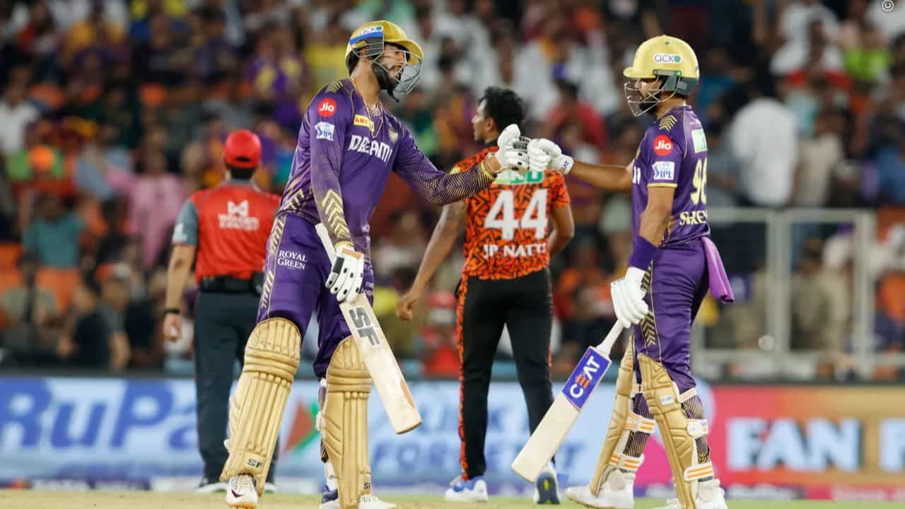 KKR vs SRH IPL Match Result: স্টার্কের দাপট, ভেঙ্কটেশ-শ্রেয়সের আইয়ারি; এক সুযোগেই ফাইনাল KKR vs SRH IPL Match Result: স্টার্কের দাপট, ভেঙ্কটেশ-শ্রেয়সের আইয়ারি; এক সুযোগেই ফাইনাল