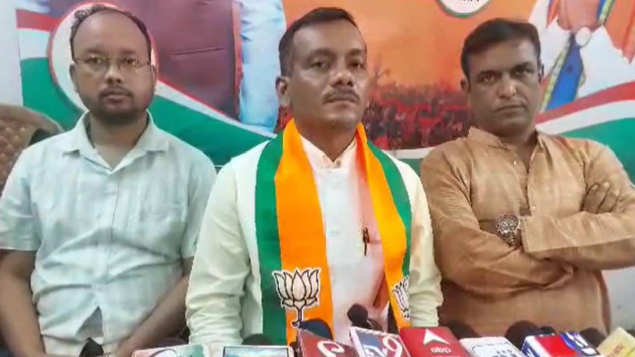 Alipurduar: 'গ্রিন করিডর করে টাকা আনা হয়েছে', সাংঘাতিক অভিযোগ বিজেপি বিধায়কের Alipurduar: 'গ্রিন করিডর করে টাকা আনা হয়েছে', সাংঘাতিক অভিযোগ বিজেপি বিধায়কের