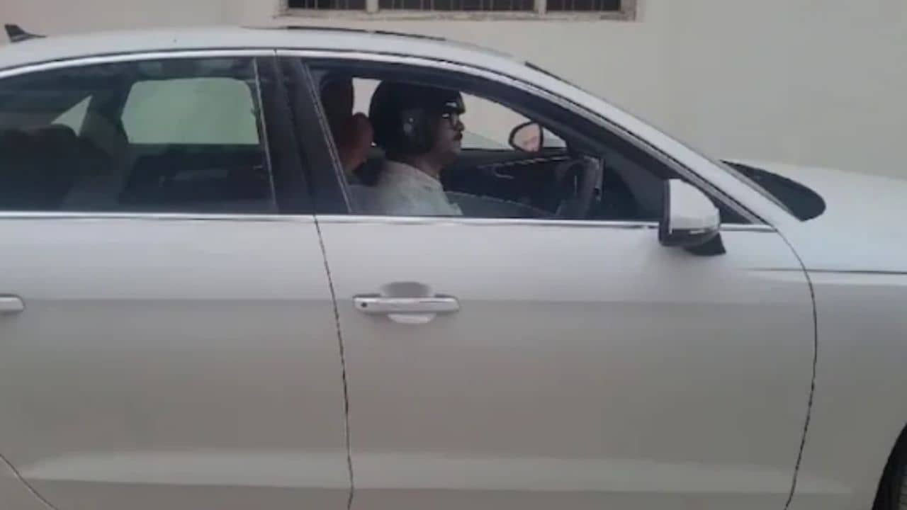 হেলমেট মাথায় দিয়ে অডি চালান বাহাদুর! দিলেন অকাট্য যুক্তি