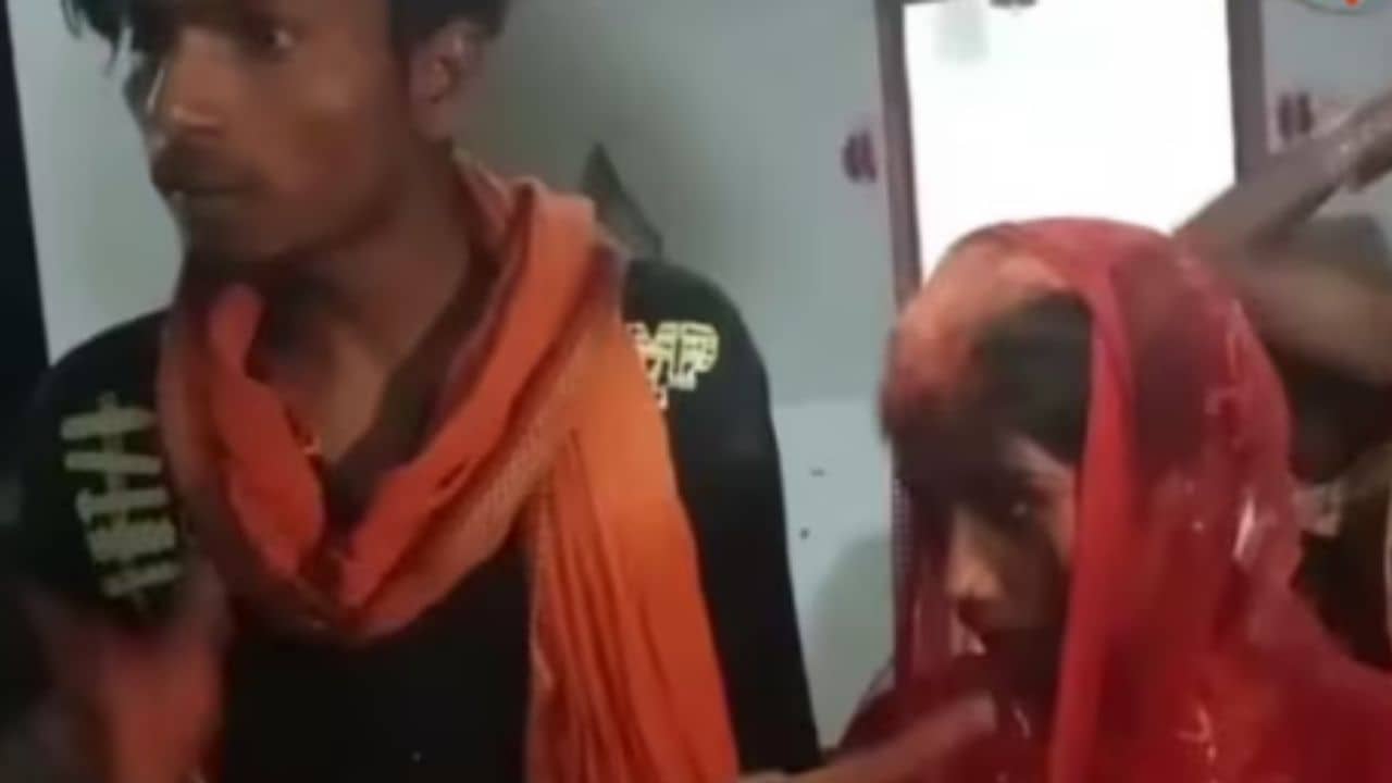 বয়স মাত্র ১৯, দুই প্রেমিকার সঙ্গে রাতে দুষ্টু খেলা খেলতে গিয়ে ২০ দিনেই যা কাণ্ড ঘটাল যুবক! চোখ কপালে সবার