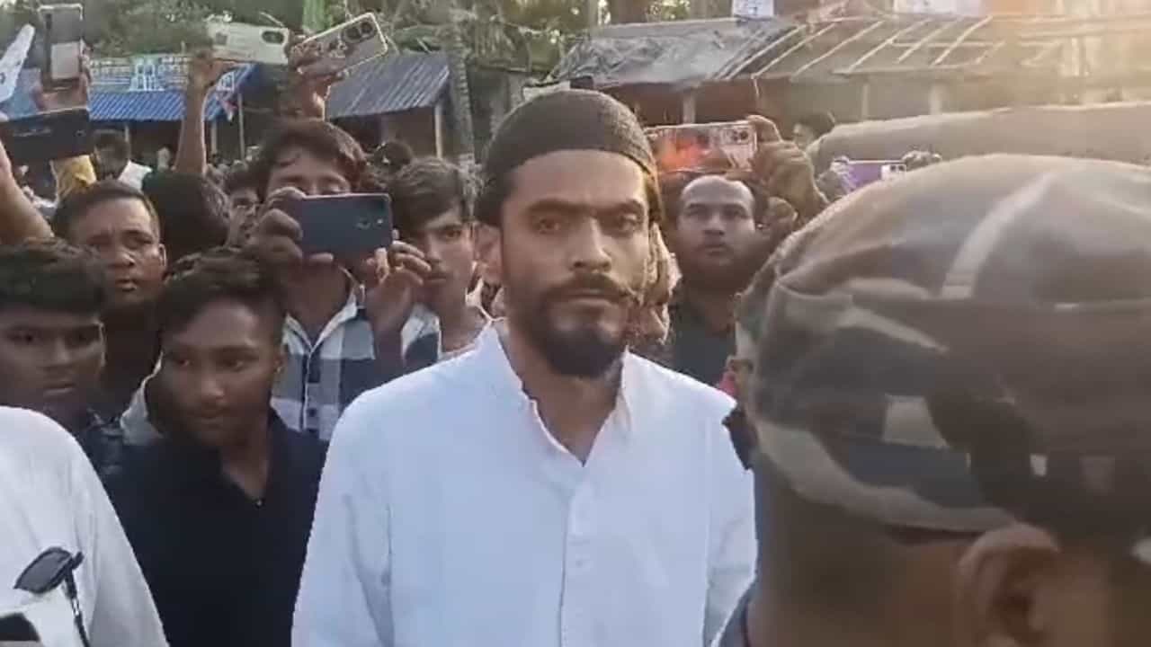 Nawsad Siddique: নন্দীগ্রামে রাস্তা আটকে বিক্ষোভ আইএসএফের, নওশাদের অনুরোধেই উঠল অবরোধ Nawsad Siddique: নন্দীগ্রামে রাস্তা আটকে বিক্ষোভ আইএসএফের, নওশাদের অনুরোধেই উঠল অবরোধ