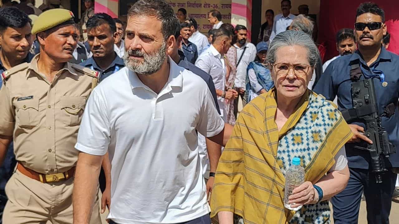 Rahul Gandhi: 'মা অনেক বিশ্বাস নিয়ে দায়িত্ব দিয়েছে...', আমেঠী ছেড়ে রায়বরৈলি বাছার ব্যাখ্যা দিলেন রাহুল Rahul Gandhi: 'মা অনেক বিশ্বাস নিয়ে দায়িত্ব দিয়েছে...', আমেঠী ছেড়ে রায়বরৈলি বাছার ব্যাখ্যা দিলেন রাহুল