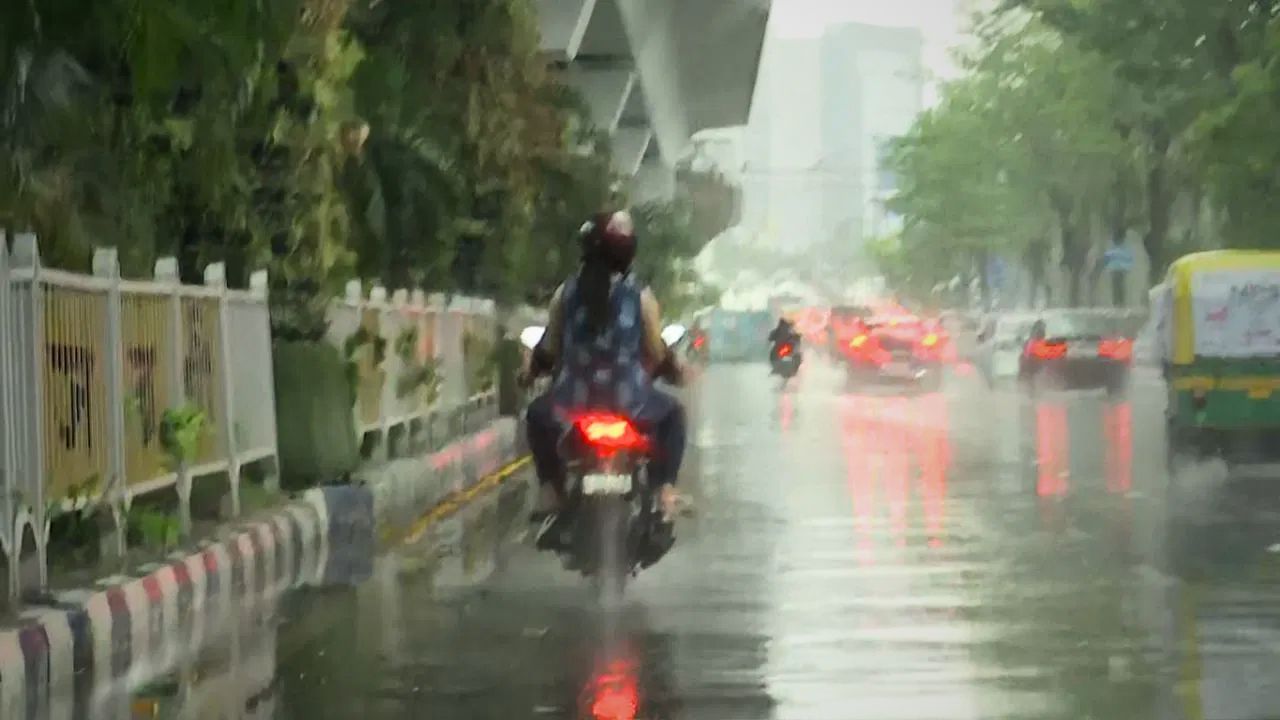 Rain Forecast: মরা গাঙে ভরা জোয়ার! ঝিরিঝিরি বৃষ্টির মধ্যেই এবার তেড়েফুঁড়ে নাম মাঠে নামছে বর্ষা, ভাসবে দক্ষিণবঙ্গের এই জেলাগুলির