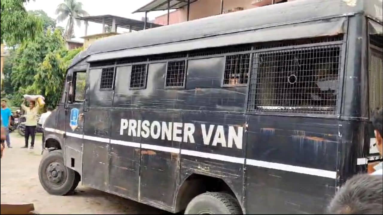 Jalpaiguri: ধৃতদের থেকে মিলেছে রামকৃষ্ণ মিশনের চুরি যাওয়া সামগ্রী, জানালেন আইনজীবী