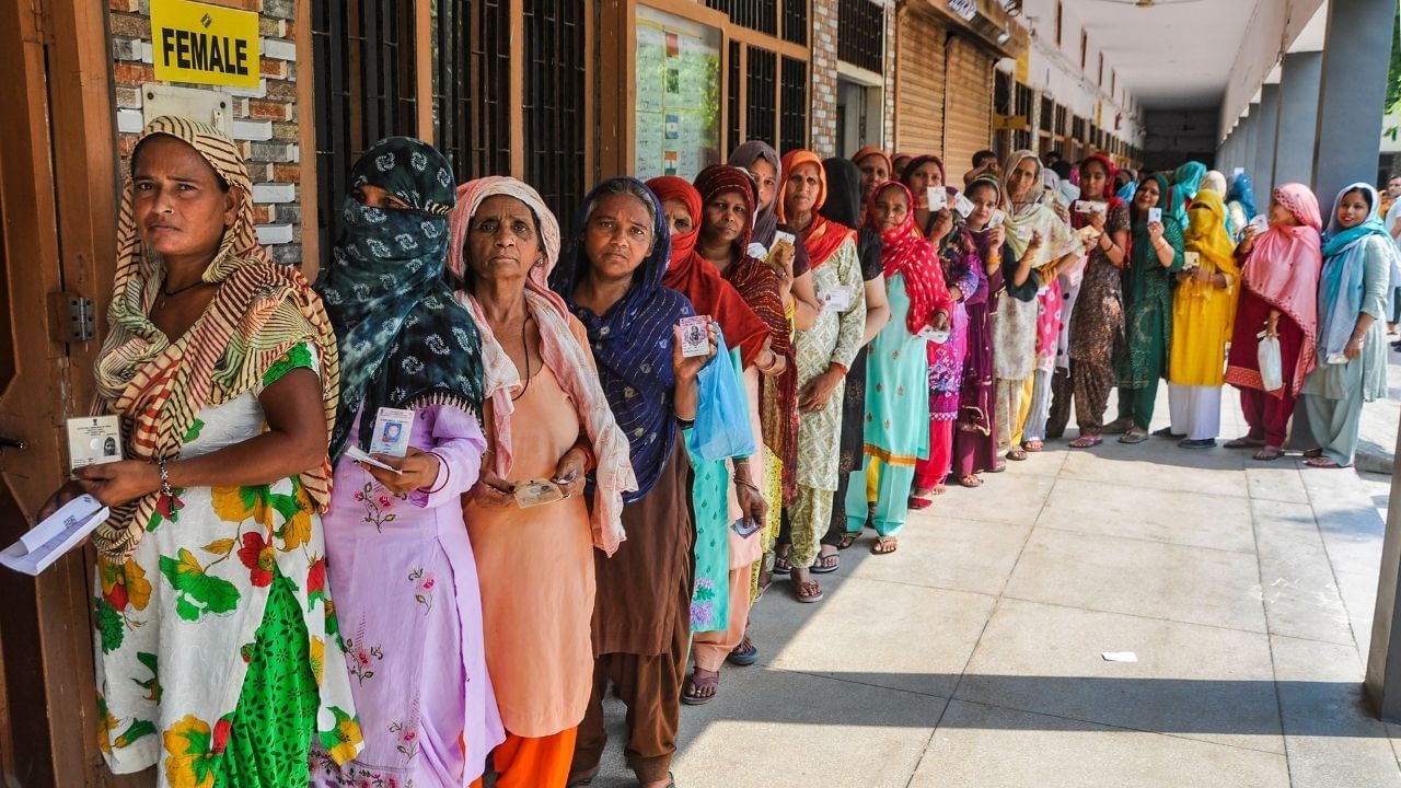 Lok Sabha Election 2024: ভোট দিলেন সুপ্রিম কোর্টের প্রধান বিচারপতি ডি ওয়াই চন্দ্রচূড়, বেরিয়ে বললেন...