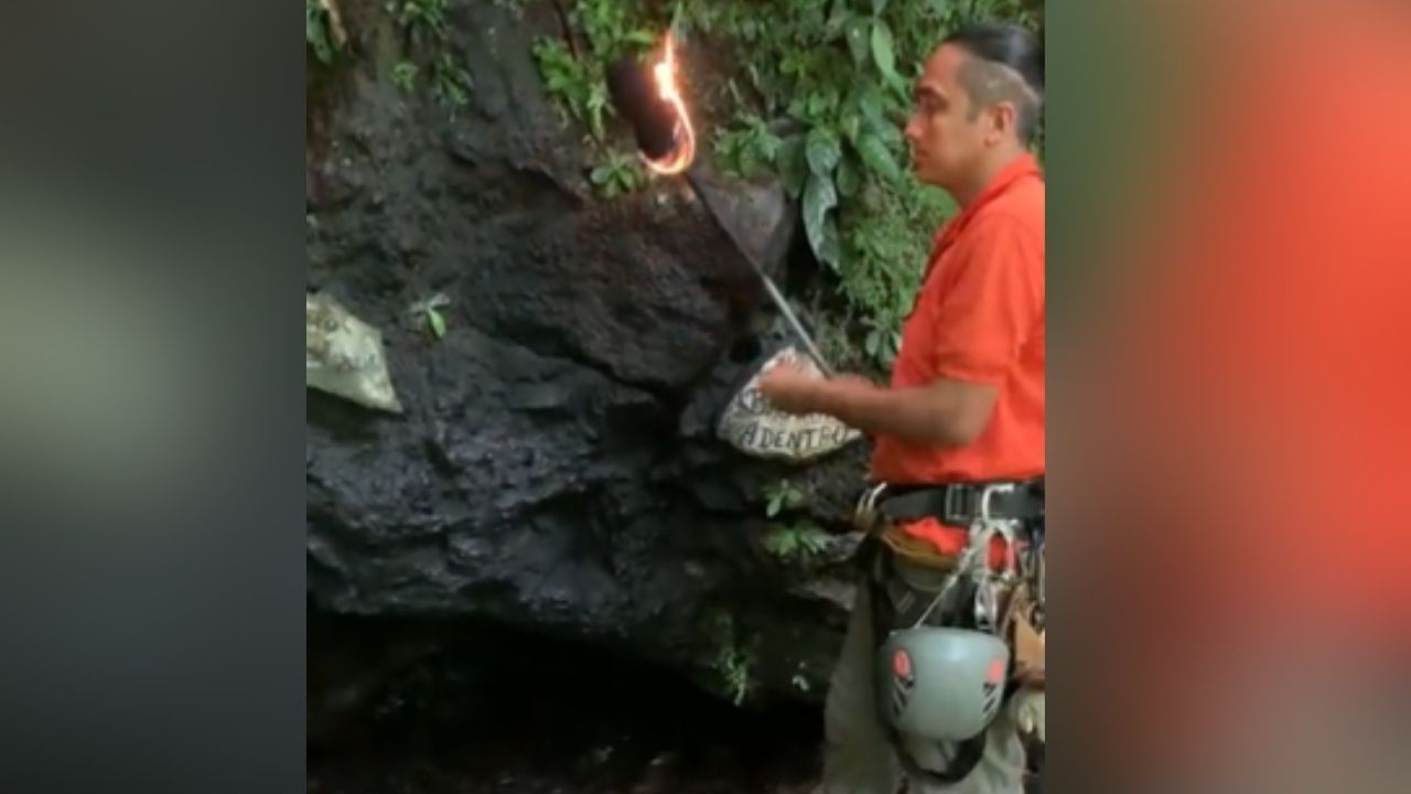 এই মৃত্যুর গুহা রয়েছে কোস্টা রিকায়।  স্প্যানিশ ভাষায় লেখা 'কুয়েভা দে লা মুয়েরতা'-র অর্থ হল মৃত্যুর গুহা। ছোট্ট এই গুহার মধ্যে ঢুকলেই মৃত্য়ু নিশ্চিত, তবে তা অল্প জায়গার জন্য নয়। এর পিছনে রয়েছে অন্য কারণ।  