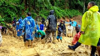 ভোটে নাক গলানোর মাশুল, IPS অফিসারকে সাসপেন্ড করল নির্বাচন কমিশন, তলব আরেক কর্তাকেও