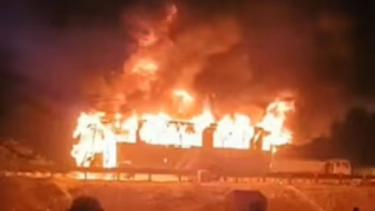 আগুন গিলে খেল গোটা বাসটাকে, ঘুমের মধ্যেই পুড়ে মৃত্যু ৯ পুণ্যার্থীর, জখম আরও ১২