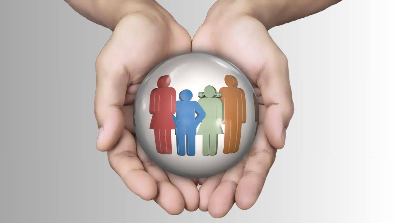 Insurance: ২টো সিগারেটের দামেও বিমা করা সম্ভব, পাবেন লাখ টাকার কভারেজ