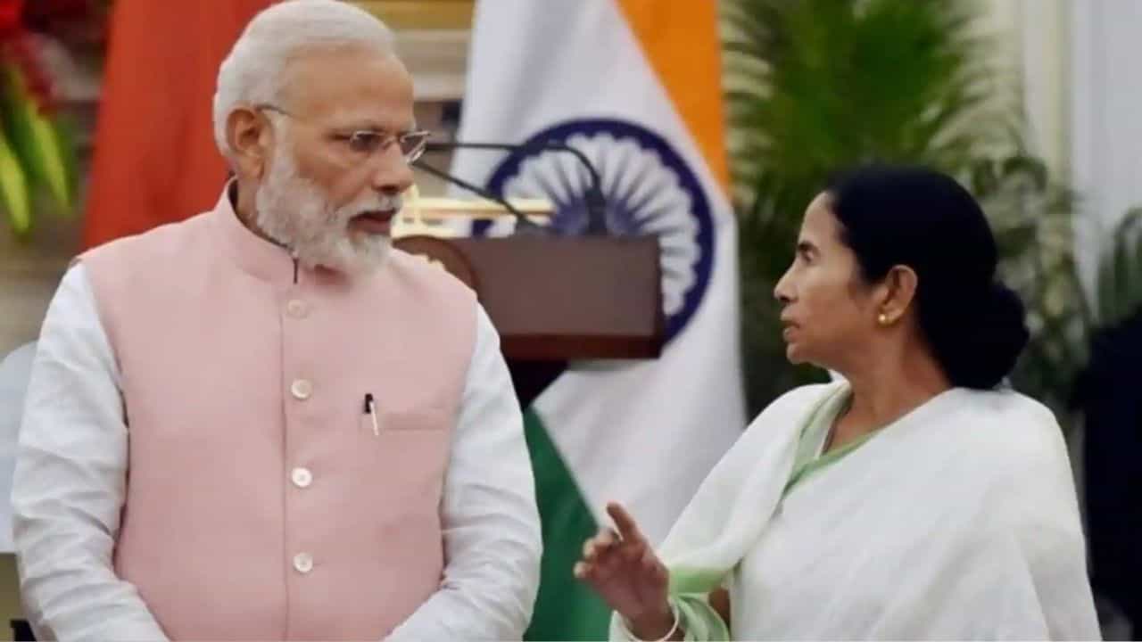 PM Modi-Mamata Banerjee: মোদীকে রেঁধে খাওয়ানোর শখ মমতার! তরজা শুরু 'পদ' নিয়ে PM Modi-Mamata Banerjee: মোদীকে রেঁধে খাওয়ানোর শখ মমতার! তরজা শুরু 'পদ' নিয়ে