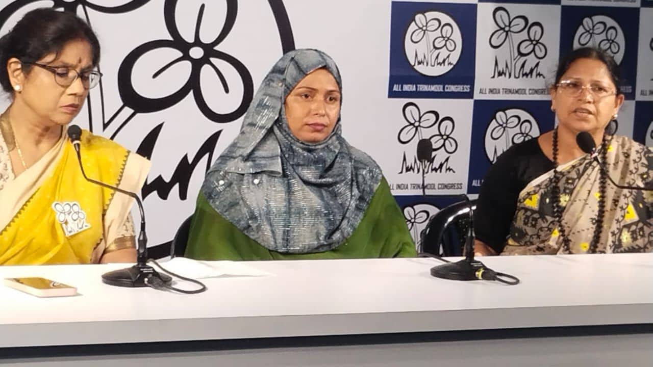 Sandeshkhali: সন্দেশখালির বিজেপি নেত্রী তৃণমূলে, যোগ দিয়েই ফাটালেন বোমা...