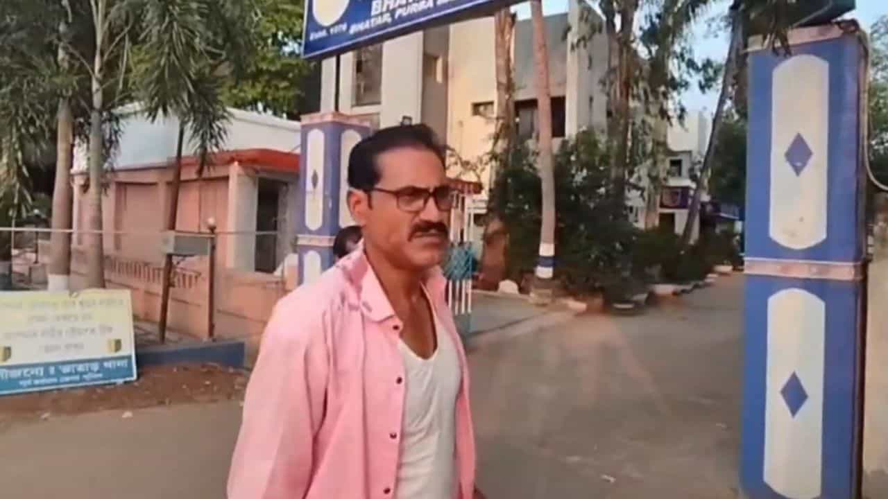 Bhatar: বিজেপি এজেন্টকে মারধরের অভিযোগ, তৃণমূল বলল, 'লোক ঢুকিয়েছিল বুথ দখল করতে' Bhatar: বিজেপি এজেন্টকে মারধরের অভিযোগ, তৃণমূল বলল, 'লোক ঢুকিয়েছিল বুথ দখল করতে'