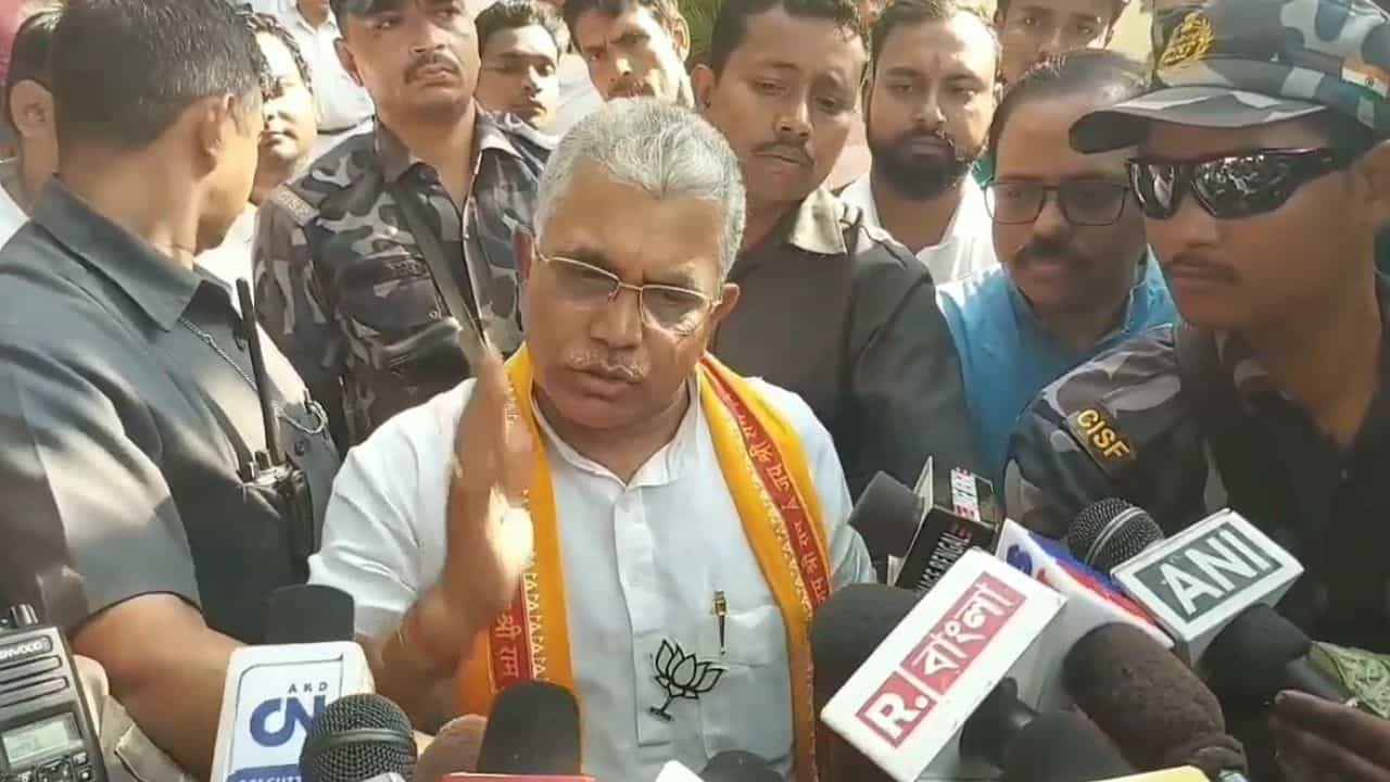 Dilip Ghosh: সময় পার, দিলীপের মিছিল আটকাল কমিশন Dilip Ghosh: সময় পার, দিলীপের মিছিল আটকাল কমিশন