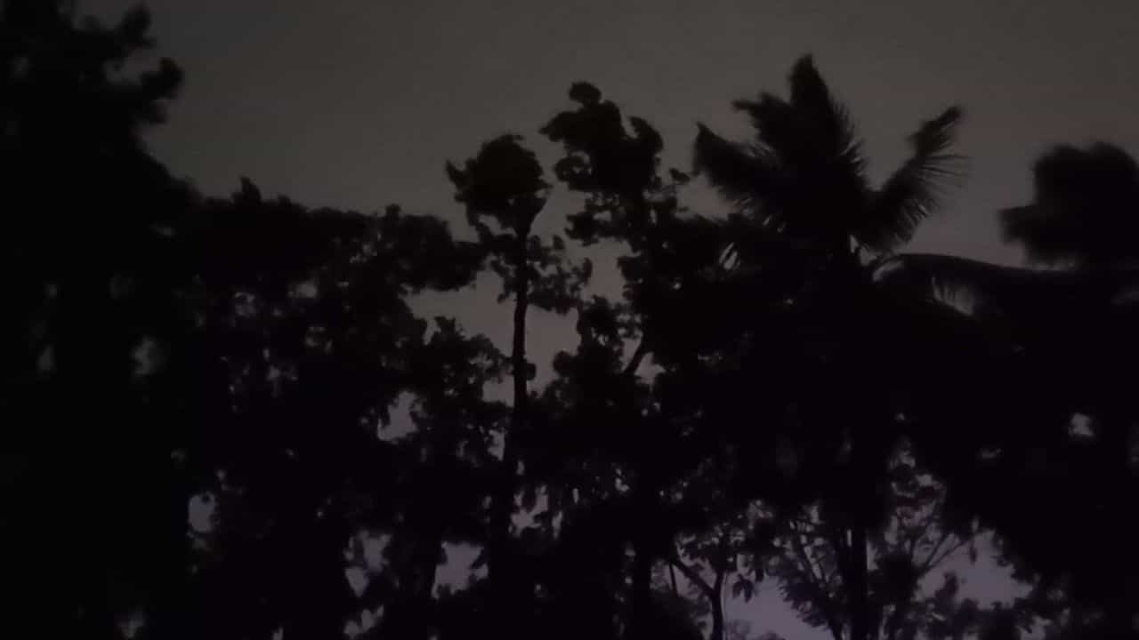 Cyclone Remal: রেমালের তাণ্ডব উপকূলে Cyclone Remal: রেমালের তাণ্ডব উপকূলে