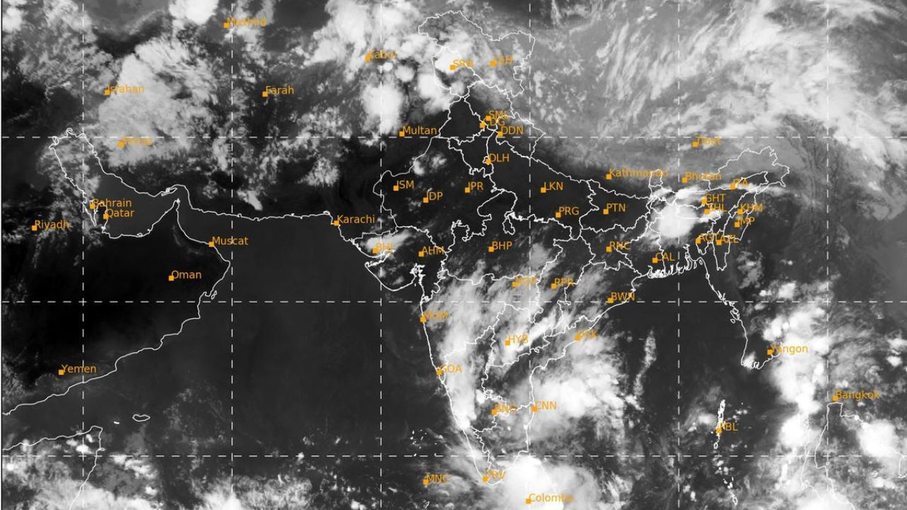 Weather Update: খোলা হল কন্ট্রোলরুম, 'রেমাল'-এর রাতে ছুটি নেই কর্মীদের