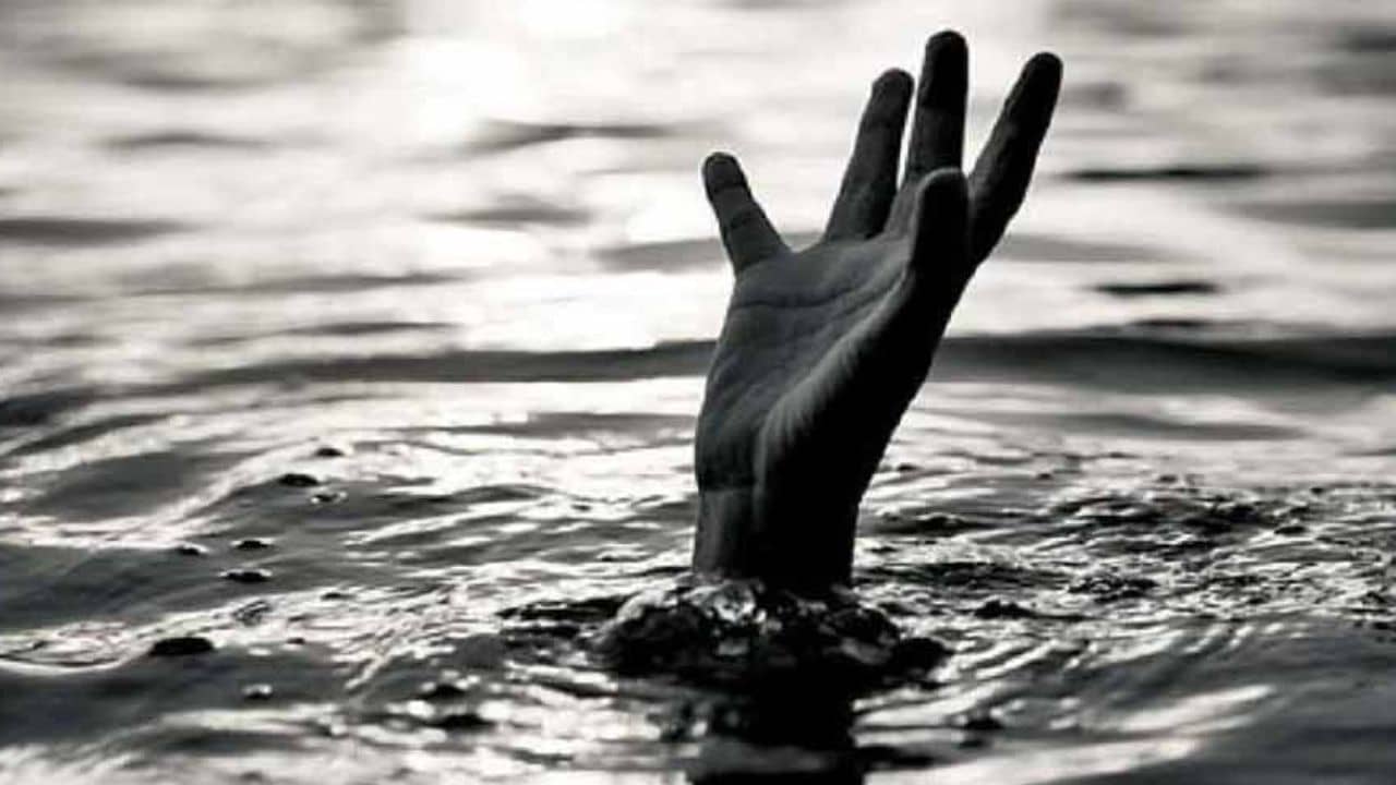 Boat Capsize: ভয়াবহ নৌকাডুবি গঙ্গায়, বহু মৃত্যুর আশঙ্কা