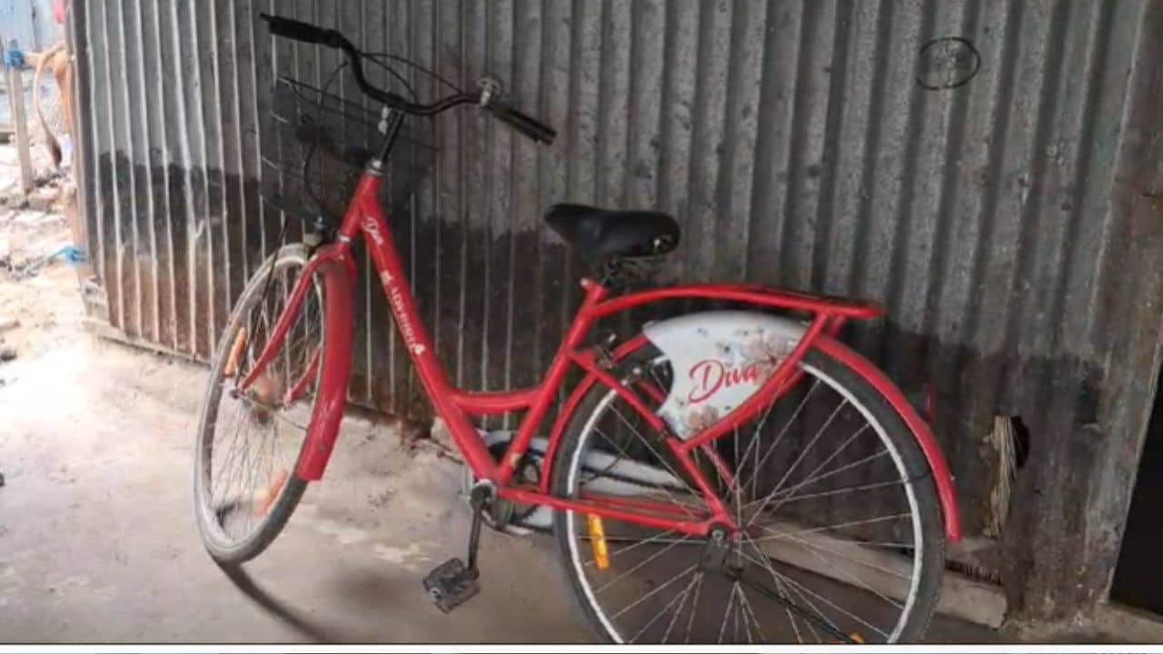 HS 2024: উচ্চমাধ্যমিকে স্টার মার্কস না পাওয়ায় বাড়ি ছাড়ল ছাত্রী, চিঠিতে লিখল ‘মুখ দেখাতে পারছি না’