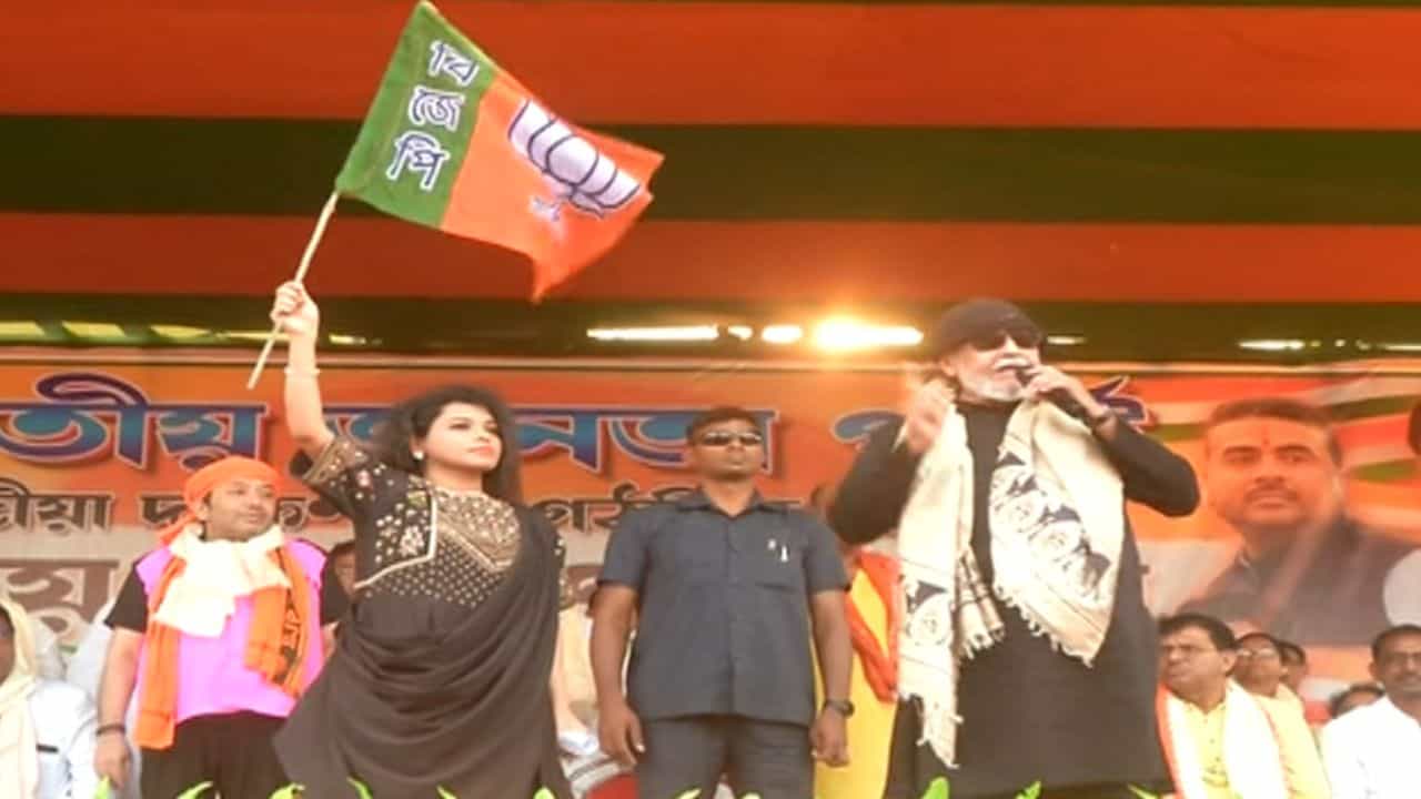 BJP Join: বিজেপিতে যোগ দিলেন স্বস্তিকা, মিঠুনের হাত ধরে রাজনীতিতে পা...