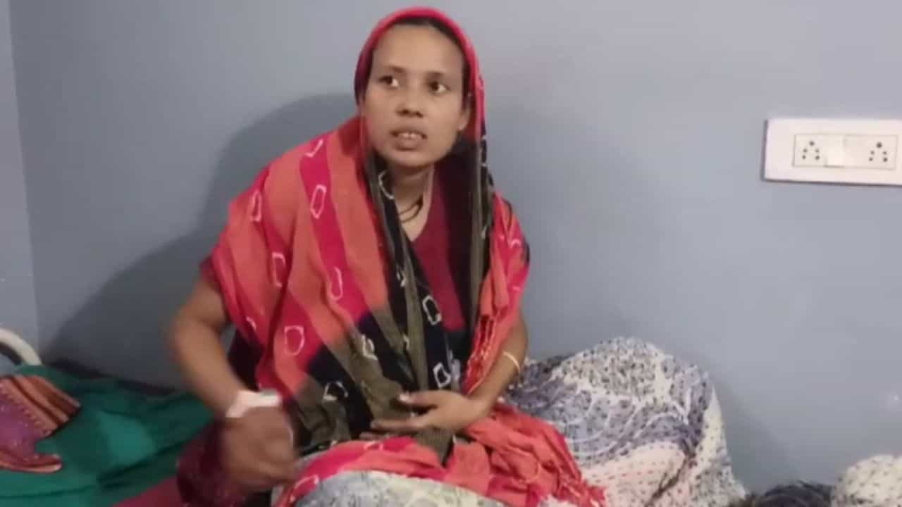 VIDEO: ৫ তারিখের ভোরে ৫ মেয়ের মা হলেন এই মহিলা VIDEO: ৫ তারিখের ভোরে ৫ মেয়ের মা হলেন এই মহিলা