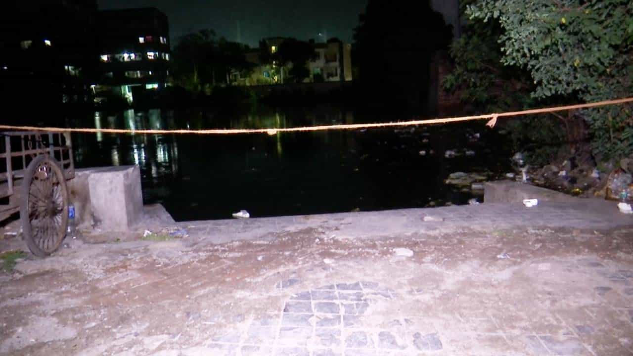 Drown: খাস কলকাতায় পুকুর থেকে তিন কিশোরের দেহ উদ্ধার