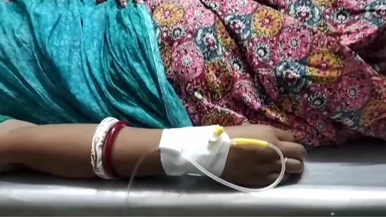Egra: ভোট মিটতেই এগরায় তৃণমূলের মহিলাদের মার, হাসপাতালে ভর্তি ২ Egra: ভোট মিটতেই এগরায় তৃণমূলের মহিলাদের মার, হাসপাতালে ভর্তি ২