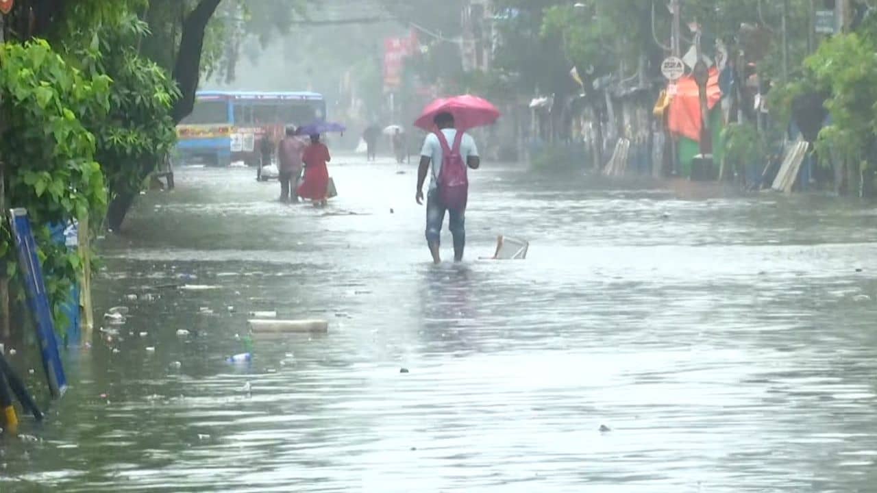 Cyclone Remal: খুব ধীরে সরছে রেমাল, তীব্র ঘূর্ণিঝড় থেকে সবে এখন ঘূর্ণিঝড়! পিকচার অভি বাকি হ্যয়